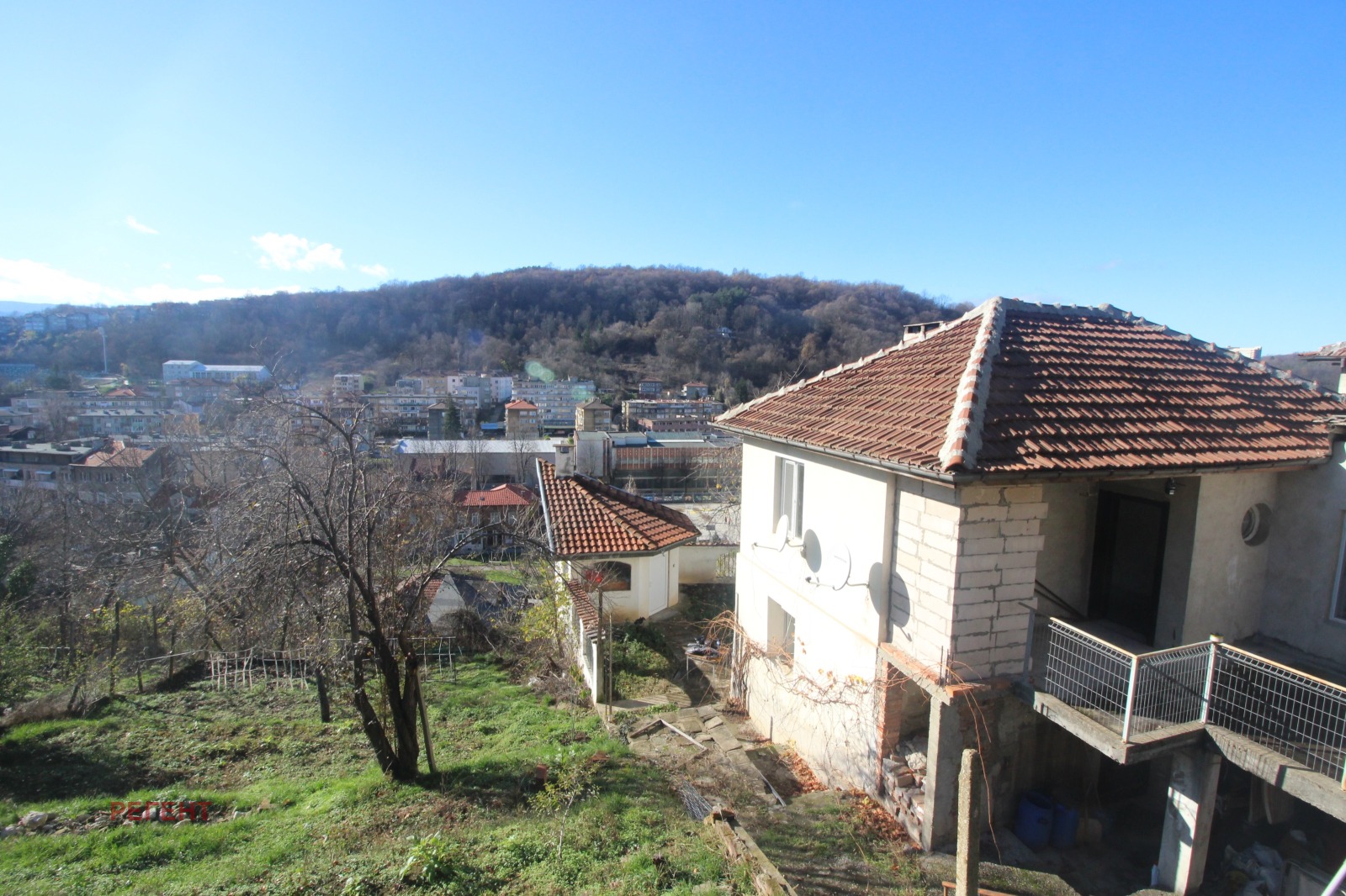 Продава КЪЩА, гр. Габрово, Център, снимка 2 - Къщи - 53342852