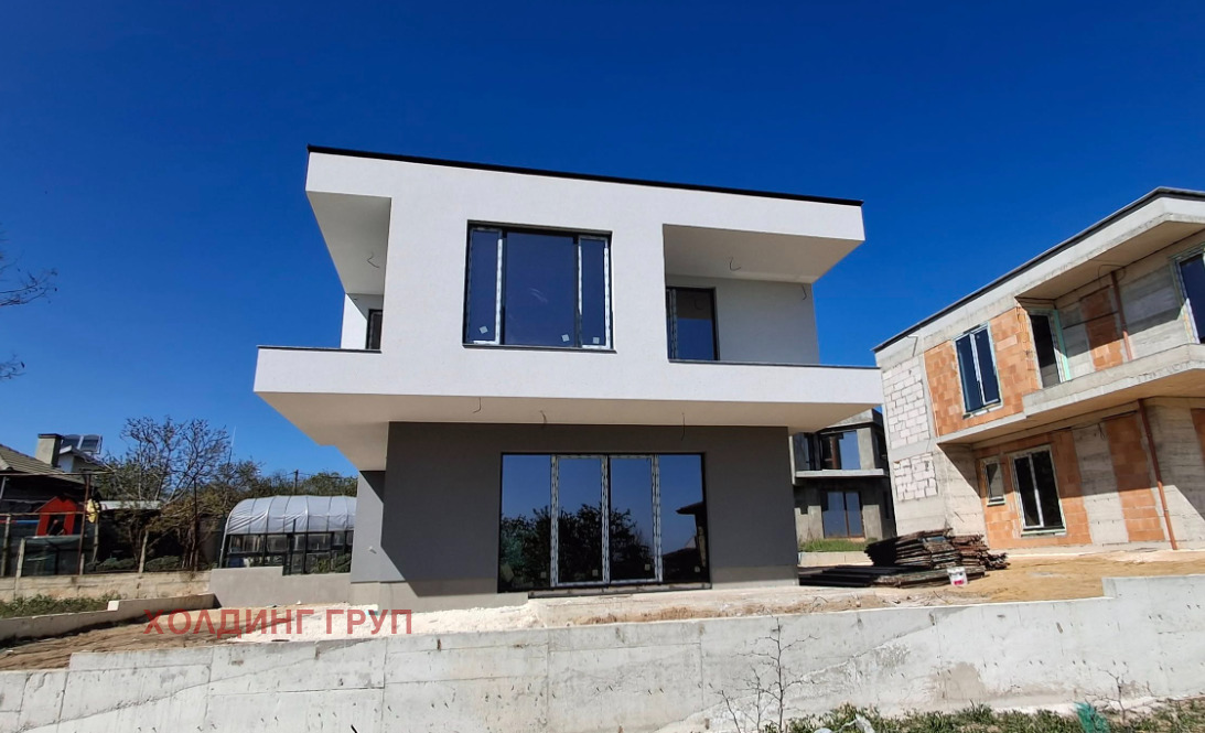 Продава КЪЩА, гр. Варна, м-т Боровец - юг
