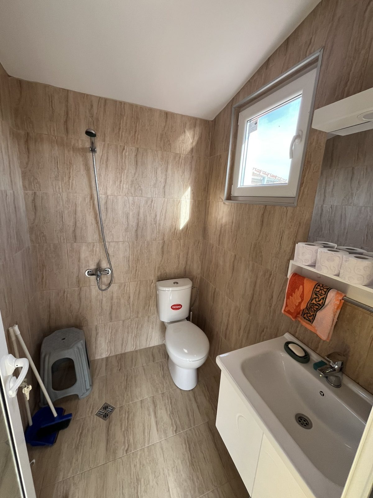 Продава КЪЩА, гр. Бургас, с. Извор, снимка 6 - Къщи - 56568649