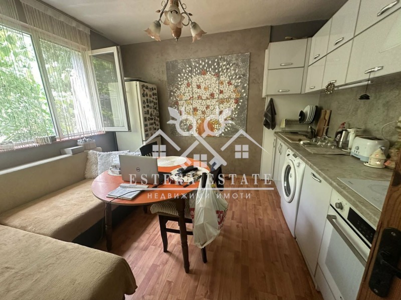 Продава ЕТАЖ ОТ КЪЩА в град Шумен, Военно училище - 80 кв.м / 155 000 € » 303 153.65 лв., ЕСТЕРА ЕСТЕЙТ