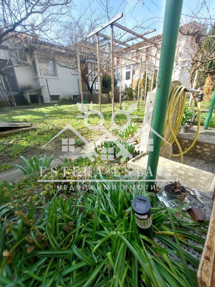 Продава ЕТАЖ ОТ КЪЩА, гр. Шумен, Военно училище, снимка 8 - Етаж от къща - 53679784