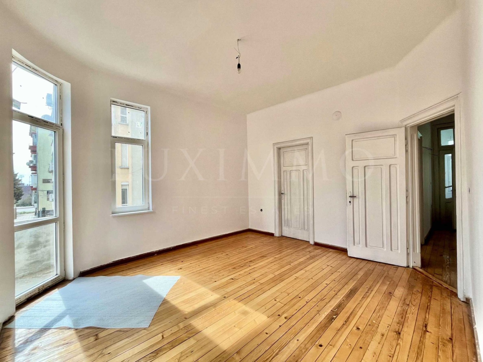 Продава МНОГОСТАЕН, гр. Бургас, Център, снимка 2 - Апартаменти - 50381881