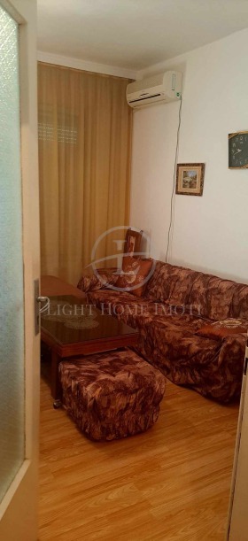 1 chambre Kyutchouk Parij, Plovdiv 1