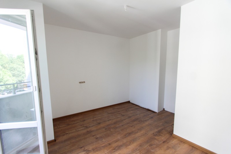 Na prodej  1 ložnice Sofia , Zona B-19 , 81 m2 | 44116411 - obraz [6]