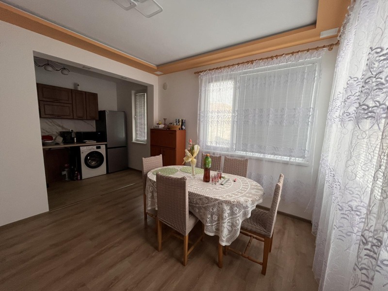 Продава 3-СТАЕН в област Шумен, гр. Нови пазар - 80 кв.м / 128 000 € » 250 346.24 лв., АДРЕС НЕДВИЖИМИ ИМОТИ - КАНТОРА ШУМЕН