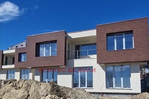 Till salu  Hus Varna , m-t Aktjelar , 160 kvm | 42931038 - bild [2]