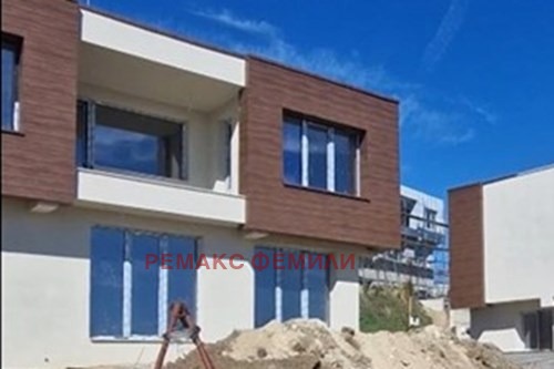 Till salu  Hus Varna , m-t Aktjelar , 160 kvm | 42931038