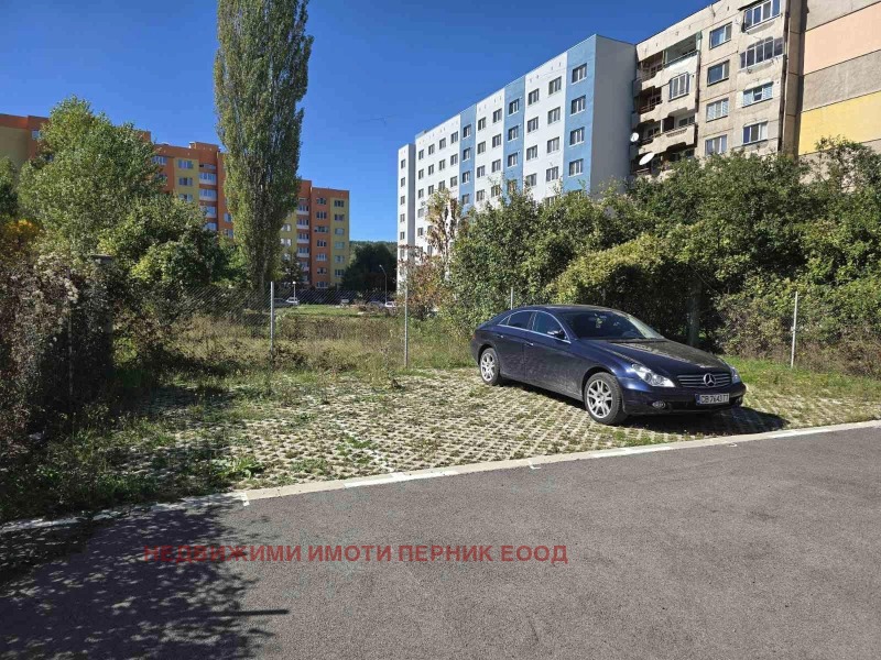 Продава ПАРКОМЯСТО в град Перник, Изток - 10 кв.м / 7 669.38 € » 15 000 лв., НЕДВИЖИМИ ИМОТИ ПЕРНИК ЕООД