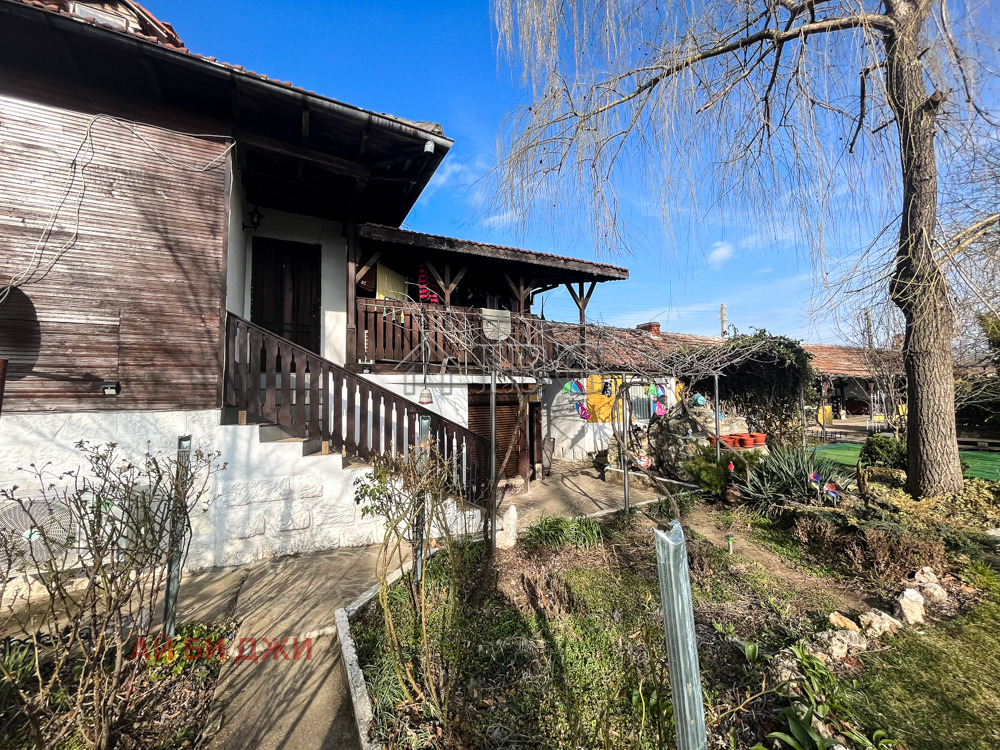 Продава КЪЩА, гр. Кубрат, област Разград, снимка 2 - Къщи - 56528699
