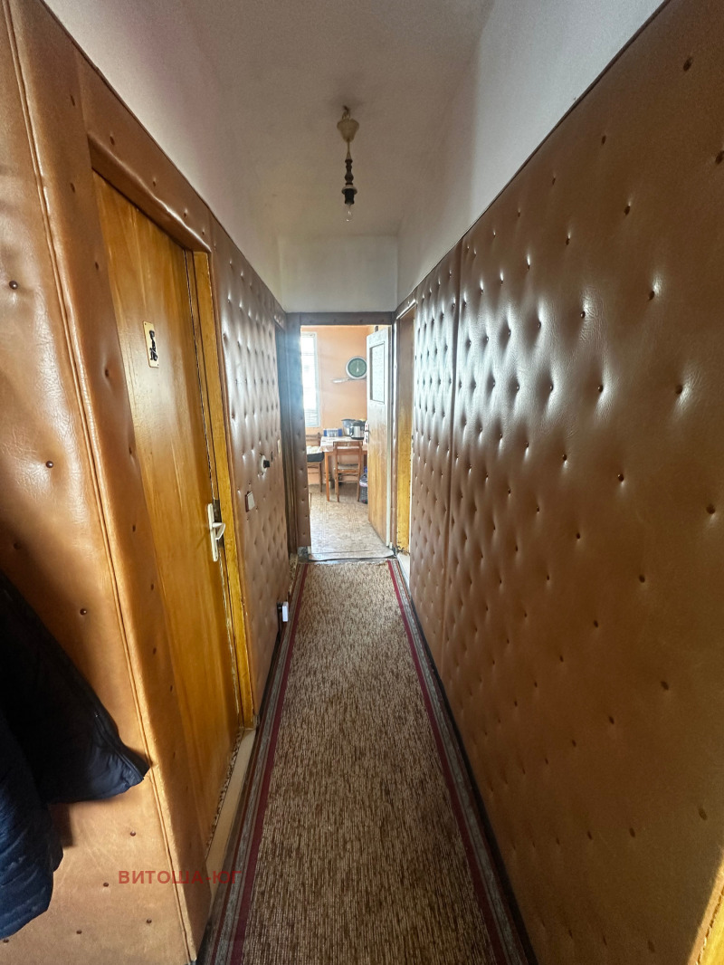 Продава МНОГОСТАЕН в град Търговище, Запад 2 - 78 кв.м / 75 000 € » 146 687.25 лв., ВИТОША-ЮГ