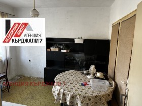 3+ soverom Tsentar, Kardsjali 10