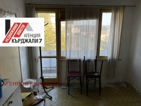 3+ soverom Tsentar, Kardsjali 11