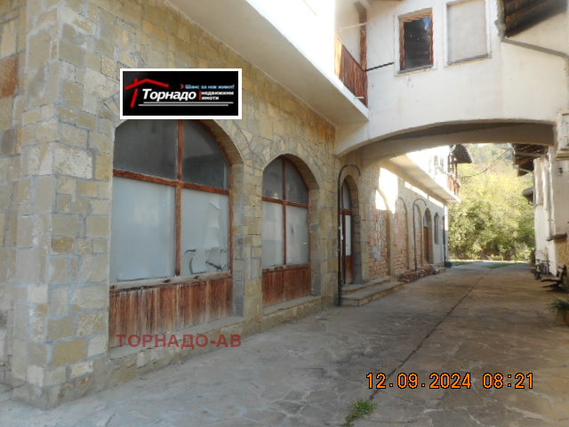 Продава  4-стаен град Велико Търново , Асенов , 195 кв.м | 51481985 - изображение [3]