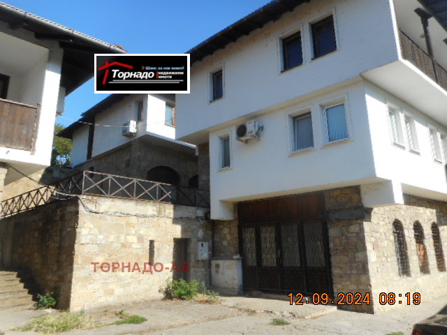 Продава  4-стаен град Велико Търново , Асенов , 195 кв.м | 51481985