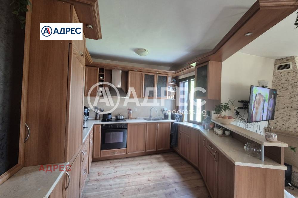 Продава КЪЩА, гр. Варна, с. Константиново