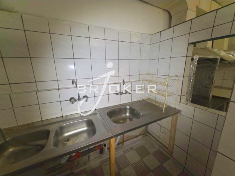 Продава ЗАВЕДЕНИЕ, гр. Кърджали, Възрожденци, снимка 9 - Заведения - 52660768