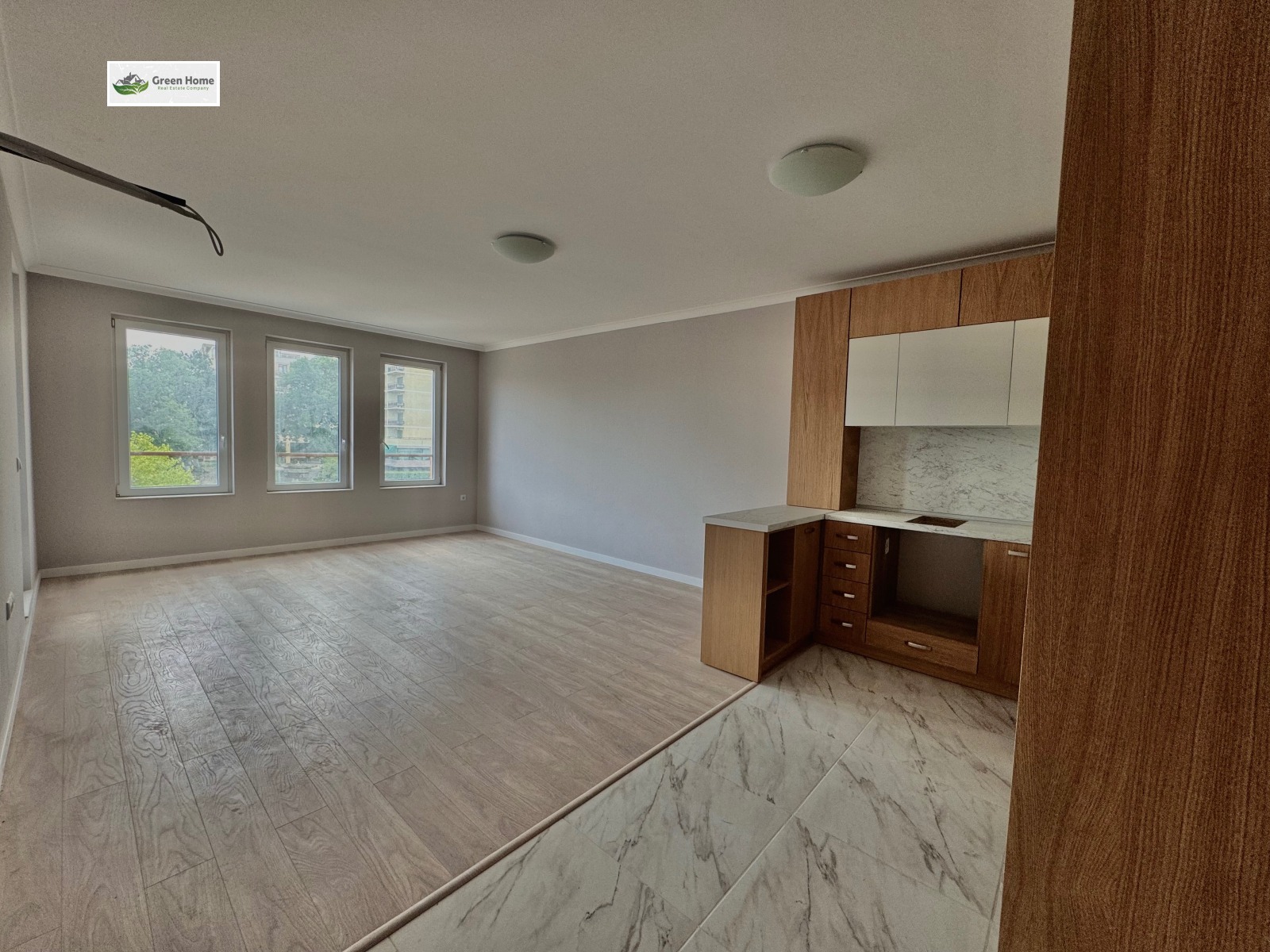 Продава 3-СТАЕН, гр. Варна, к.к. Св.Св. Константин и Елена, снимка 2 - Апартаменти - 54034491