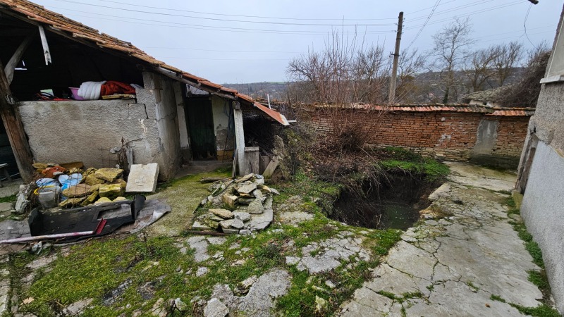 Продава КЪЩА, с. Пороище, област Разград, снимка 2 - Къщи - 53435756