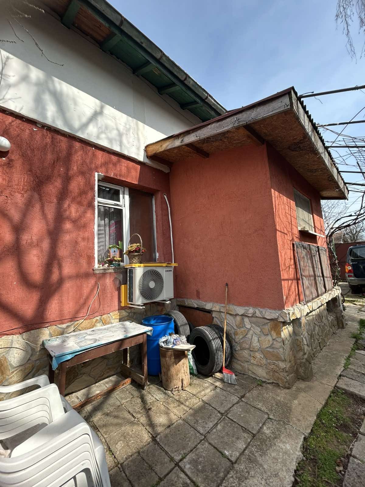 Продава КЪЩА, гр. София, с. Войнеговци, снимка 2 - Къщи - 52154404