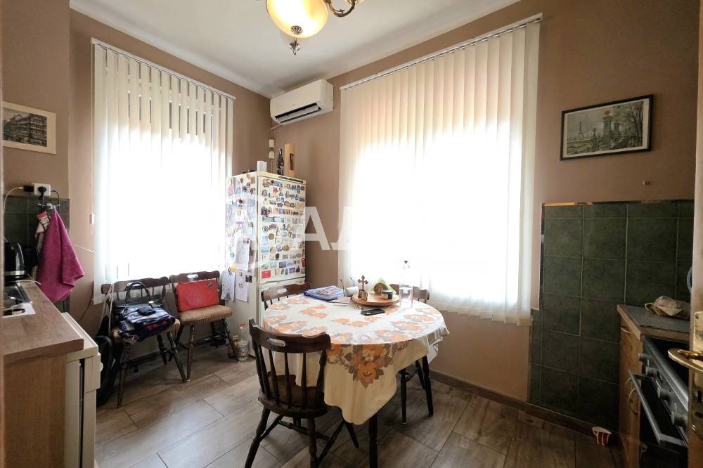 Продава КЪЩА, гр. София, Медицинска академия, снимка 6 - Къщи - 54847356