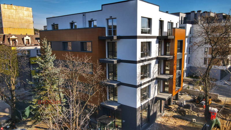 Продава 3-СТАЕН, гр. Перник, Изток