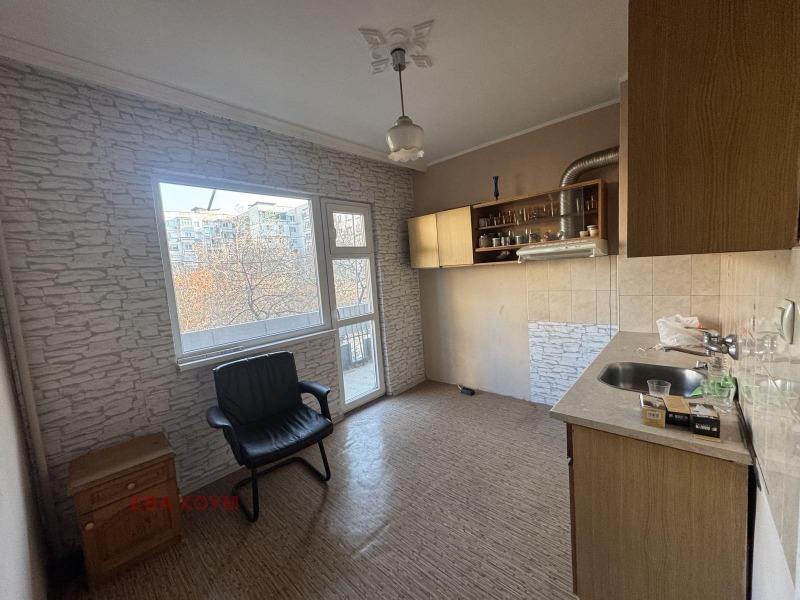 Продава 3-СТАЕН, гр. Пловдив, Цариградско шосе, снимка 3 - Апартаменти - 52821535