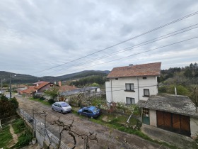 Ev Zmeyovo, bölge Stara Zagora 10
