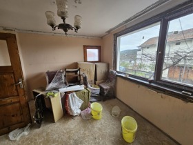Ev Zmeyovo, bölge Stara Zagora 4