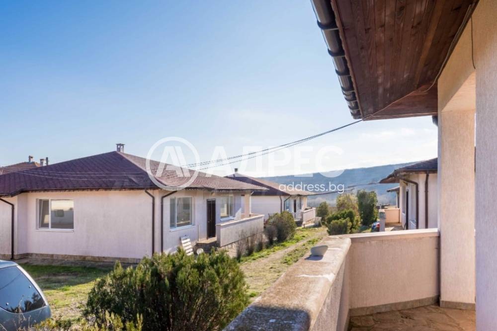 Продава КЪЩА, с. Юнец, област Варна, снимка 2 - Къщи - 55129817
