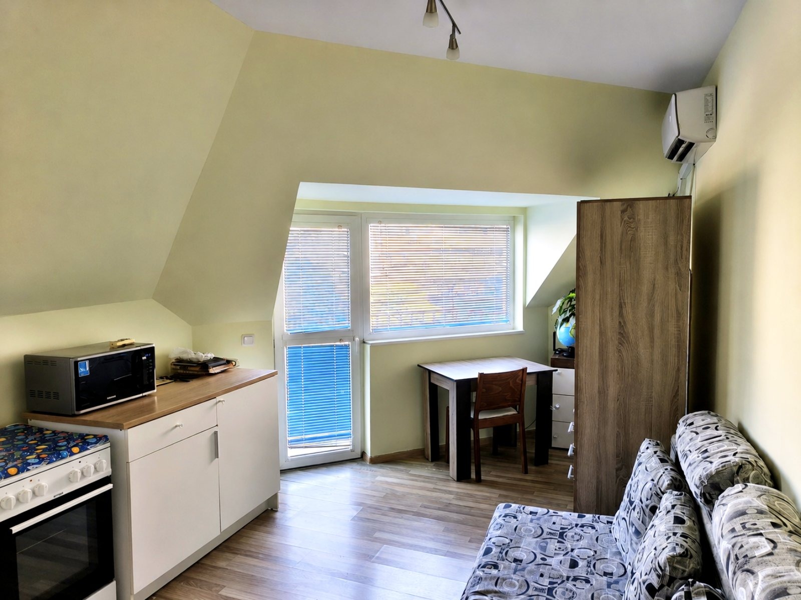 Продава 2-СТАЕН, гр. Варна, Погреби, снимка 2 - Апартаменти - 55260064