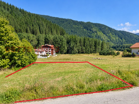 ПАРЦЕЛ, 1 048 m2