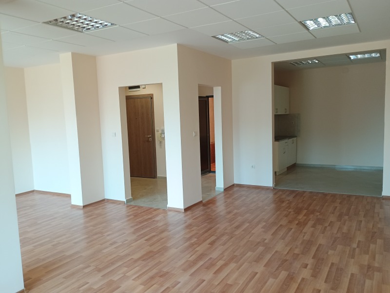 Продава  2-стаен град София , Левски , 97 кв.м | 34828595 - изображение [2]