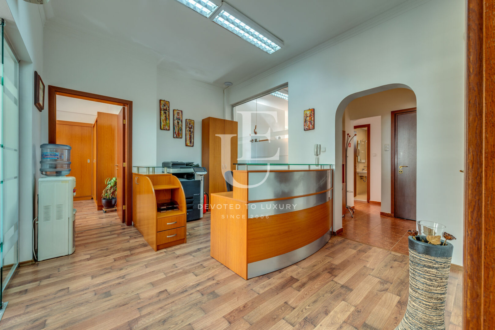 Продава 3-СТАЕН, гр. София, Център, снимка 2 - Апартаменти - 54731551
