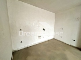 3+ Schlafzimmer Kjutschuk Parisch, Plowdiw 8