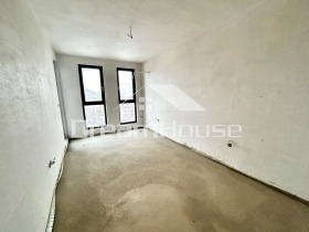 3+ Schlafzimmer Kjutschuk Parisch, Plowdiw 11