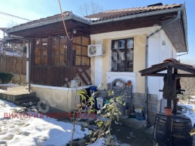 Продажба на имоти в с. Блъсковци, област Велико Търново - изображение 1 