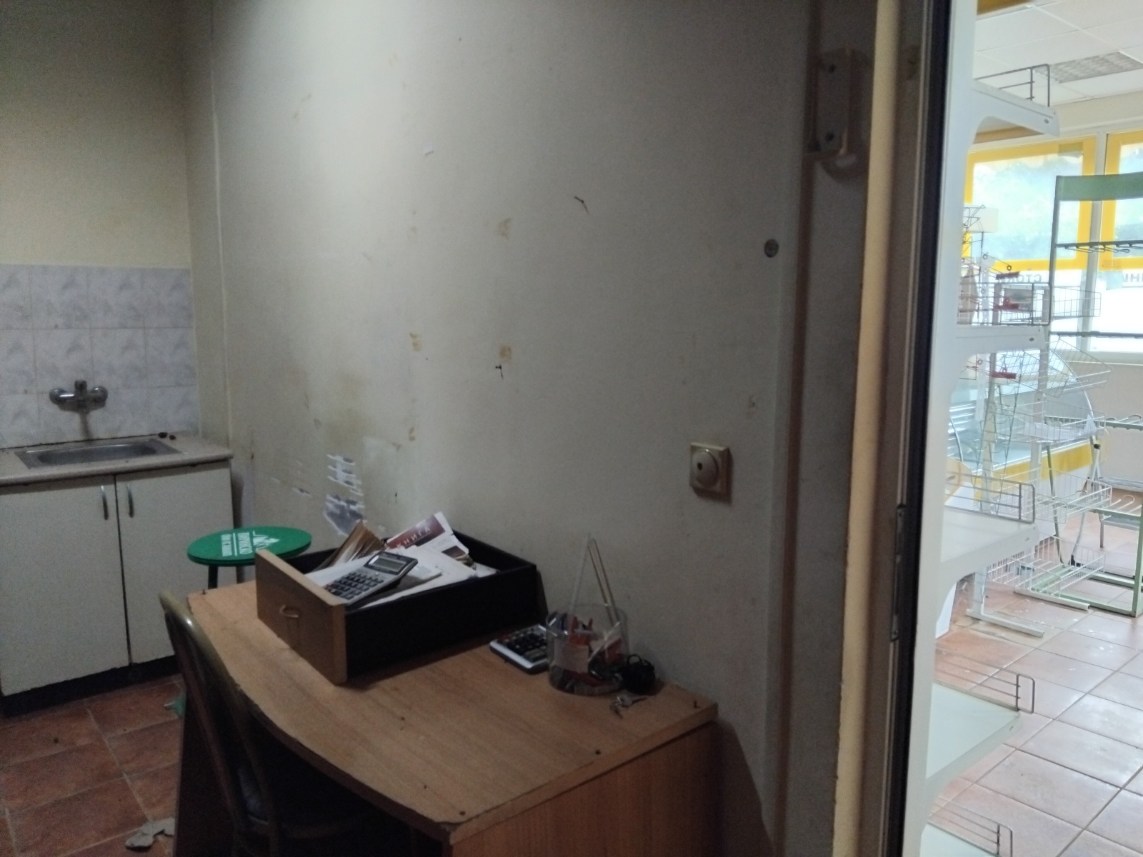 Продава МАГАЗИН, гр. Кубрат, област Разград, снимка 8 - Магазини - 54134101