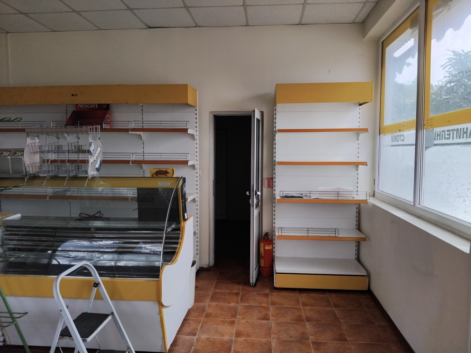 Продава МАГАЗИН, гр. Кубрат, област Разград, снимка 2 - Магазини - 54134101