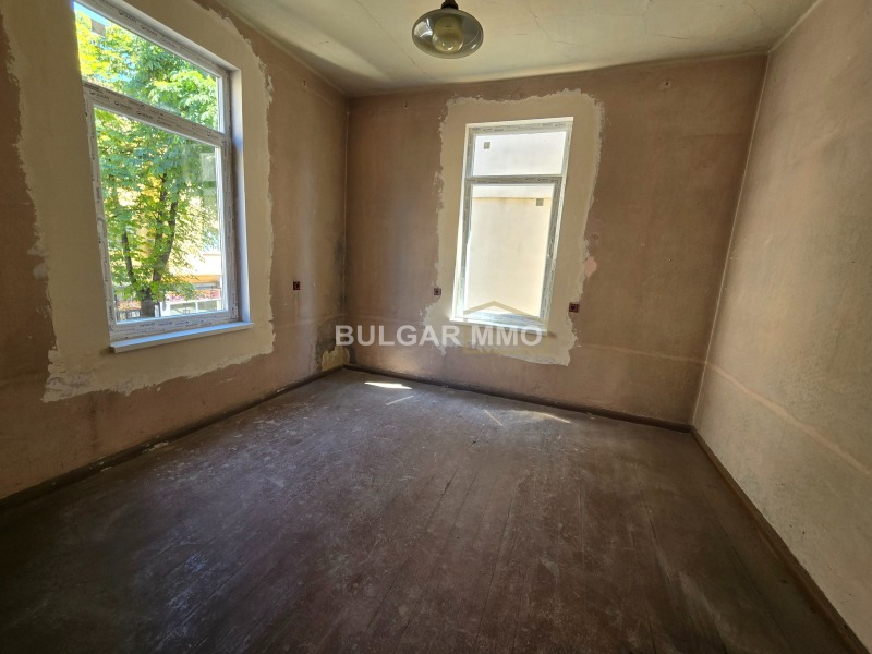 For Sale  2 bedroom Sofia , Tsentar , 70 sq.m | 69746747 - image [2]