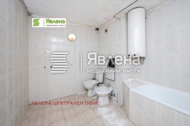 Продава 3-СТАЕН, гр. София, Изток, снимка 5 - Aпартаменти - 48524388