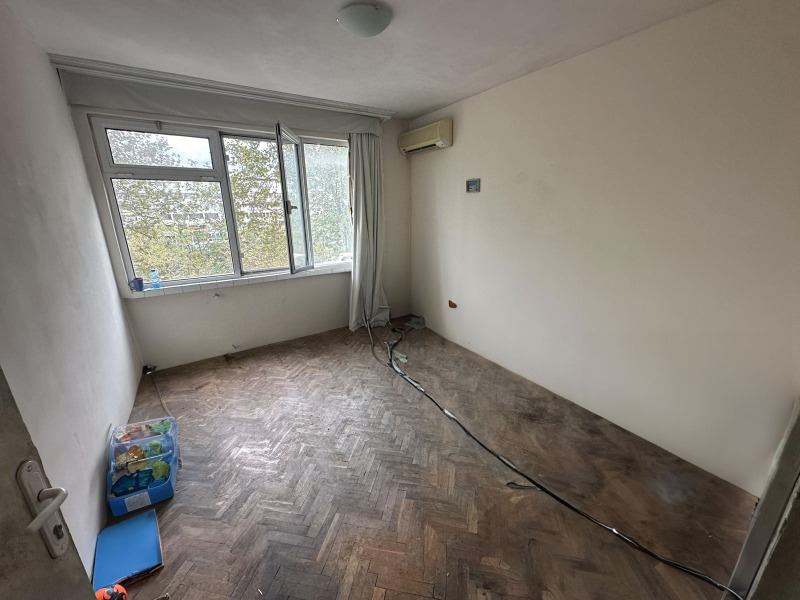 Te koop  3+ slaapkamer Burgas , Tsentar , 113 m² | 45510325