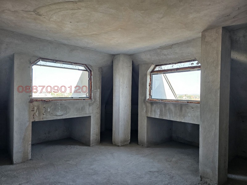 Продава АТЕЛИЕ, ТАВАН, гр. Русе, Хъшове, снимка 2 - Апартаменти - 52770042