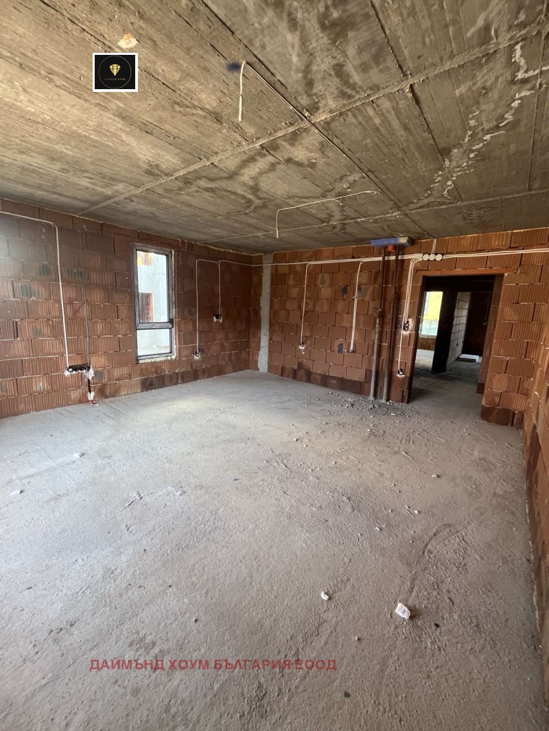 Продава 3-СТАЕН, гр. Пловдив, Остромила, снимка 2 - Апартаменти - 52088549