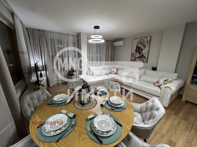 Продава 4-СТАЕН, гр. Пловдив, Център