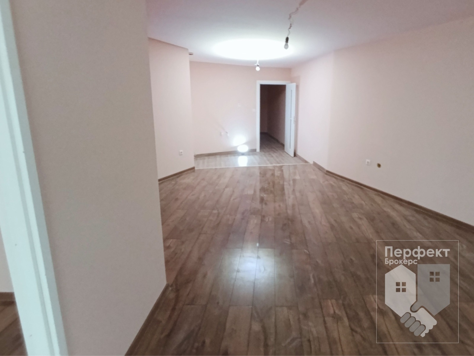 Продава 2-СТАЕН, гр. Велико Търново, Бузлуджа, снимка 2 - Апартаменти - 52988441