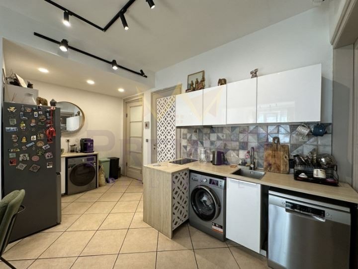 Продава 4-СТАЕН, гр. София, Център, снимка 9 - Апартаменти - 52386273