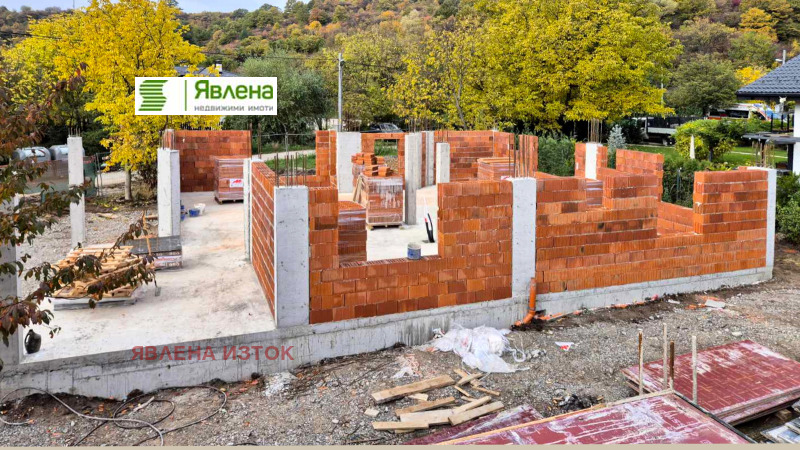 Продава КЪЩА, област Перник, с. Големо Бучино • 291665 € / 570447.16 лв. • 50892500 1