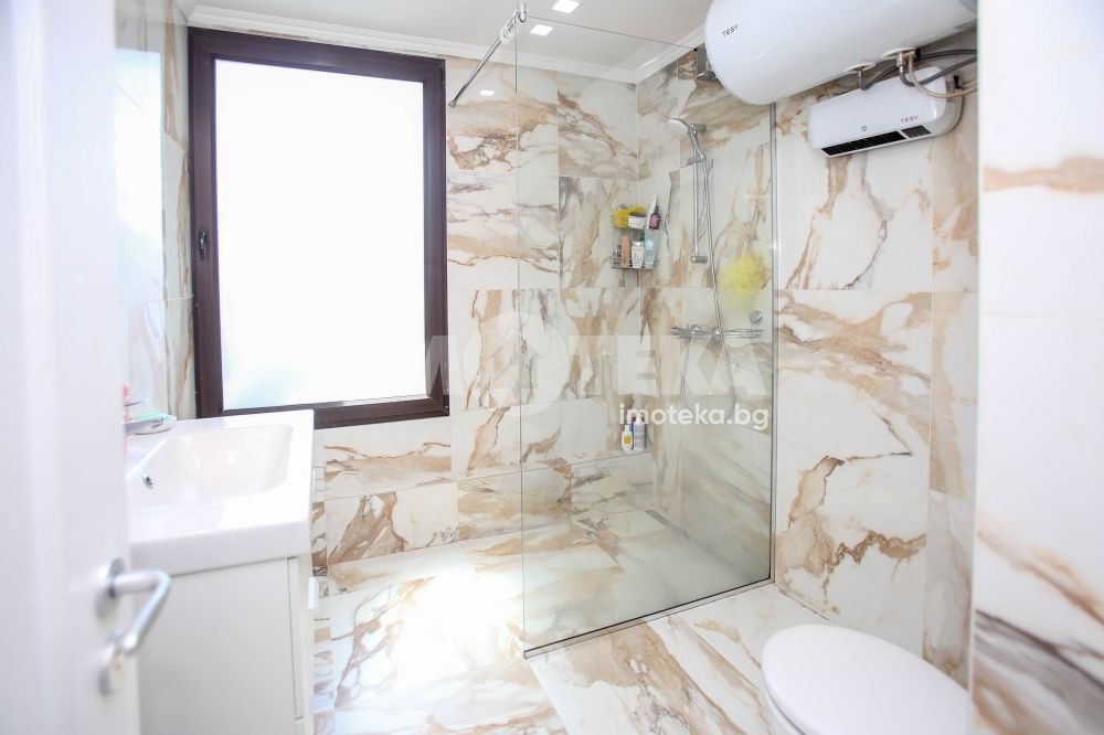 Продава МНОГОСТАЕН, гр. София, Център, снимка 14 - Апартаменти - 55527882
