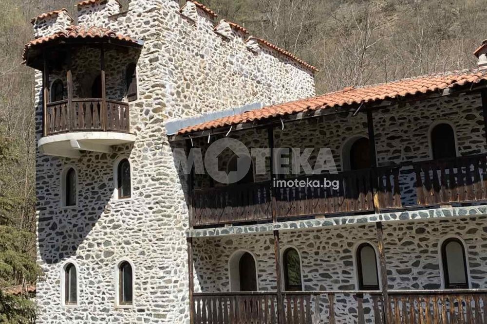 Продава ХОТЕЛ, с. Пастра, област Кюстендил, снимка 15 - Хотели - 53382007