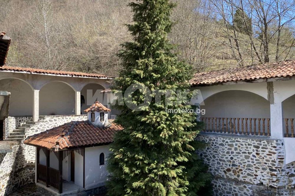 Продава ХОТЕЛ, с. Пастра, област Кюстендил, снимка 3 - Хотели - 53382007